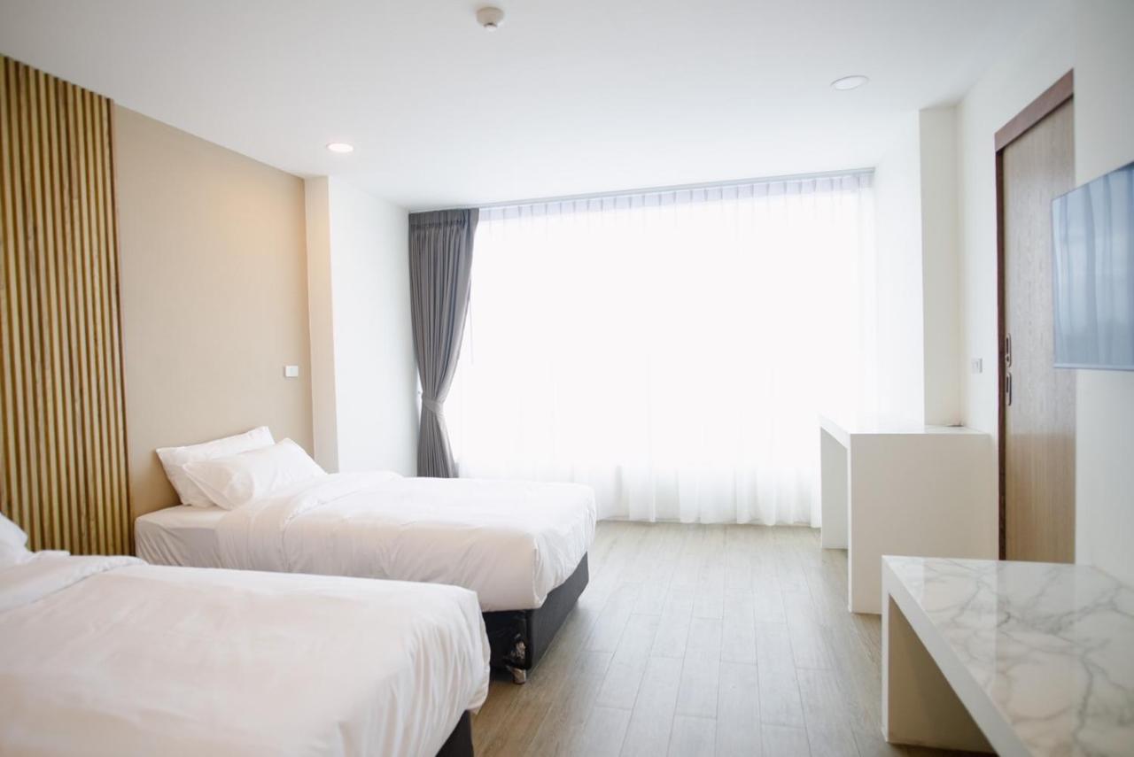 Hotel Agnes Buriram Esterno foto