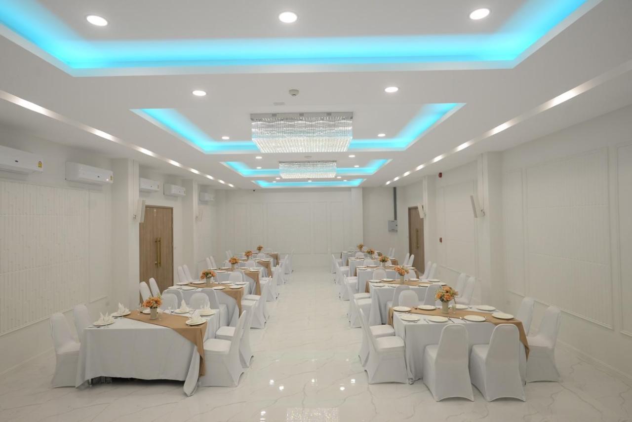 Hotel Agnes Buriram Esterno foto