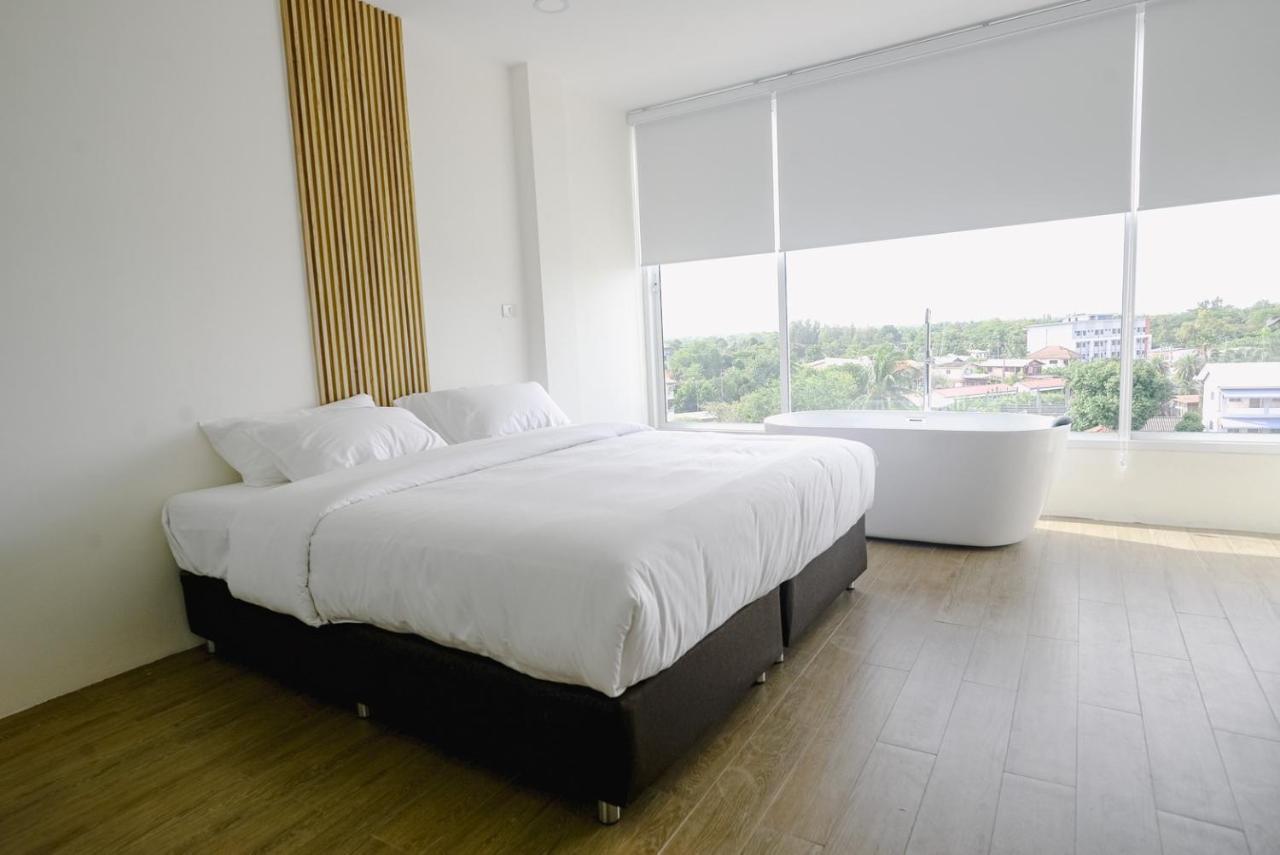 Hotel Agnes Buriram Esterno foto