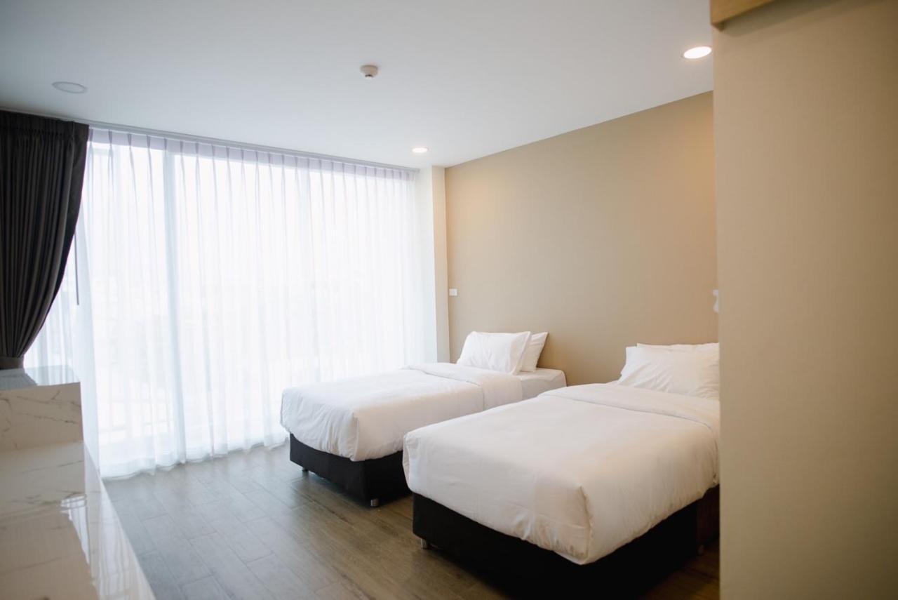 Hotel Agnes Buriram Esterno foto