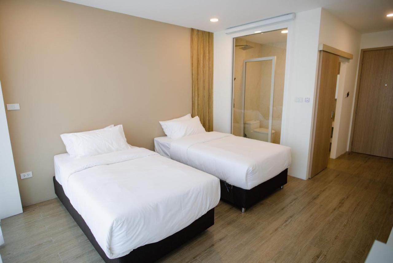 Hotel Agnes Buriram Esterno foto