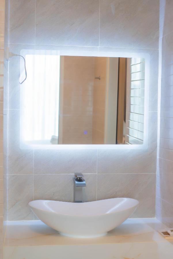Hotel Agnes Buriram Esterno foto