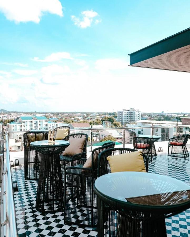 Hotel Agnes Buriram Esterno foto