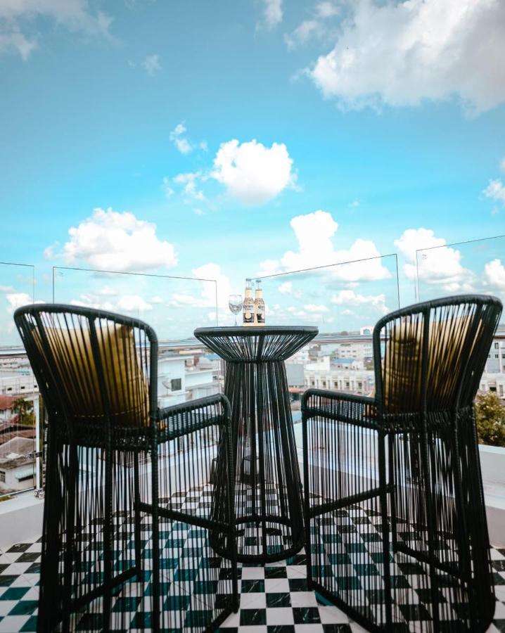 Hotel Agnes Buriram Esterno foto